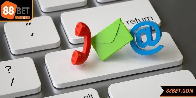 Các kênh liên hệ đa dạng từ live chat, email, hotline đến Telegram